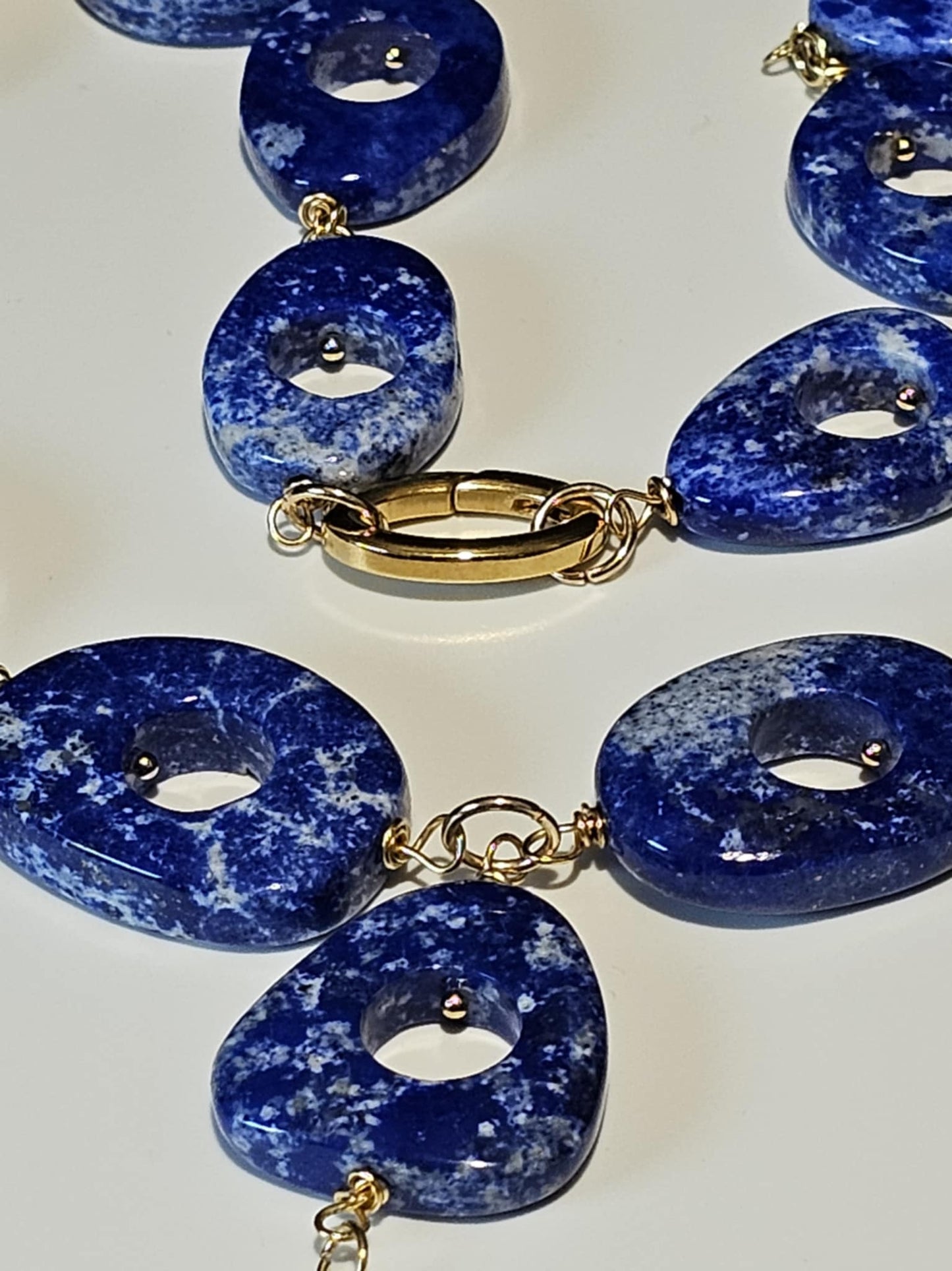 COD: TG0003- Collana – Lapislazzuli, Ambra e Acciaio Dorato