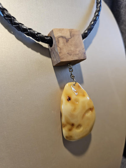 COD: TGU0002- Collana – Legno di Ulivo, Ambra, Cuoio e Argento 925