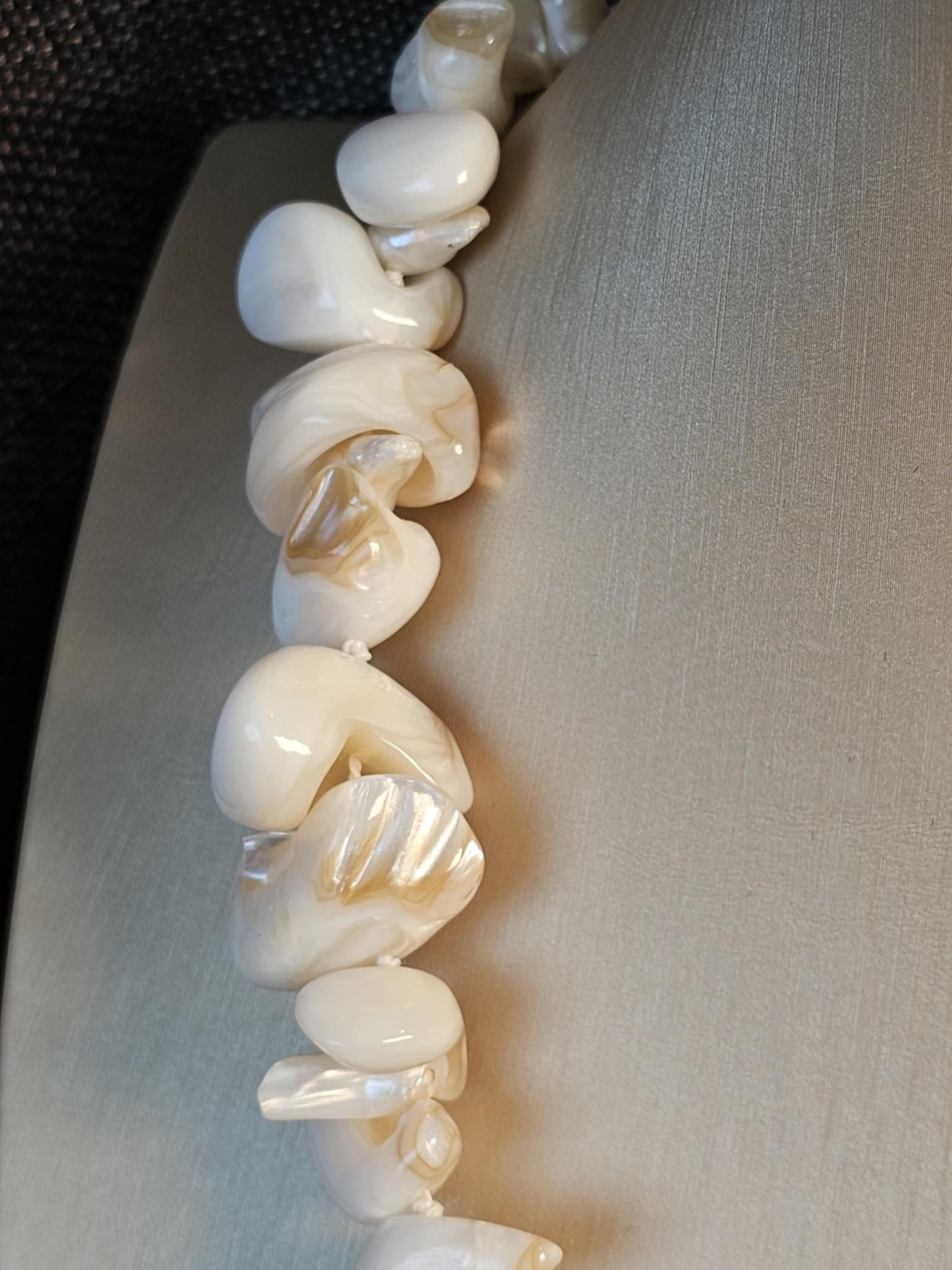 COD: TG0001- Collana – Conchiglia, Perle, Agata Grigia e Acciaio