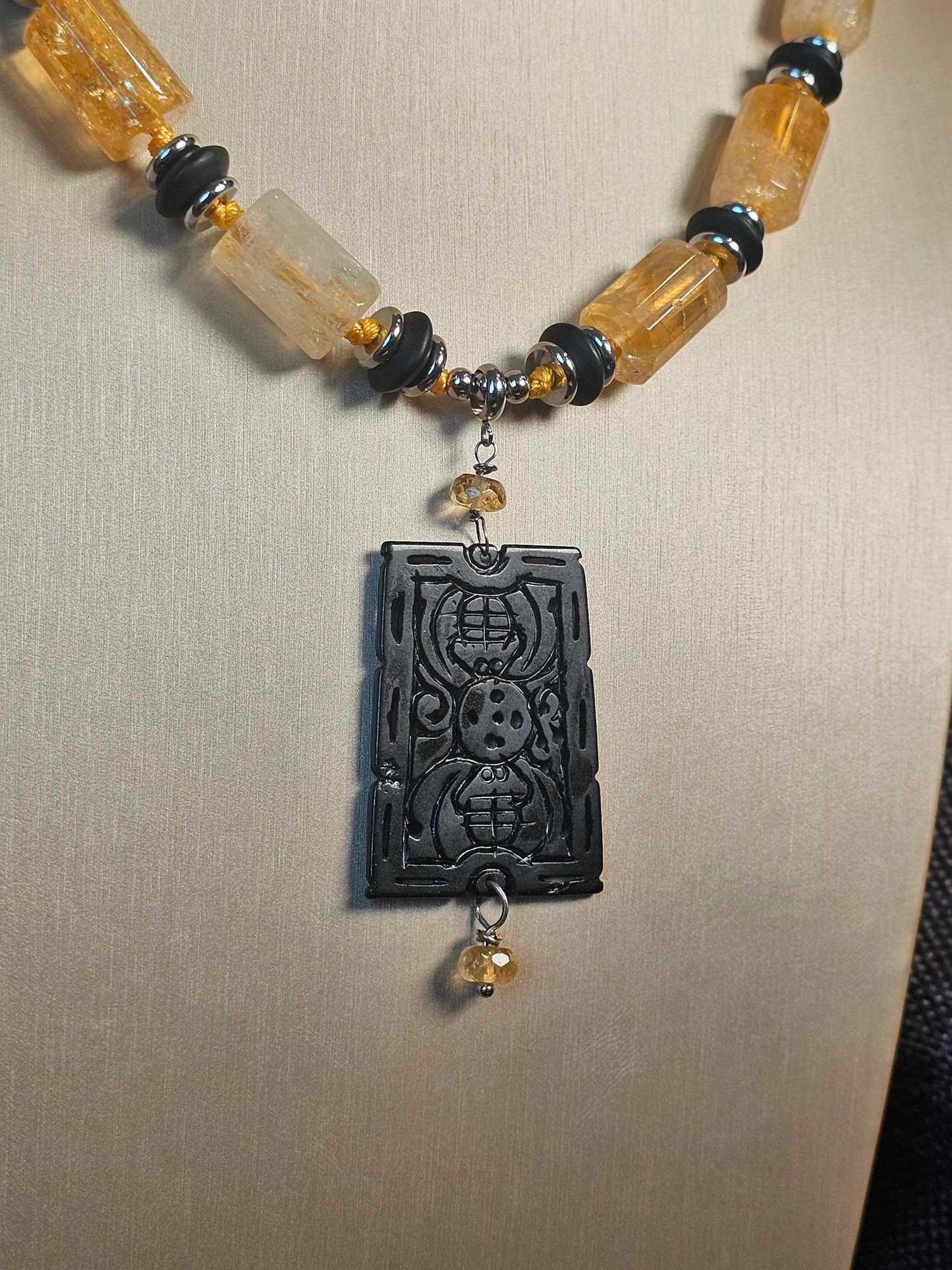 COD: TG0005- Collana – Quarzo Citrino, Agata Nera e Acciaio