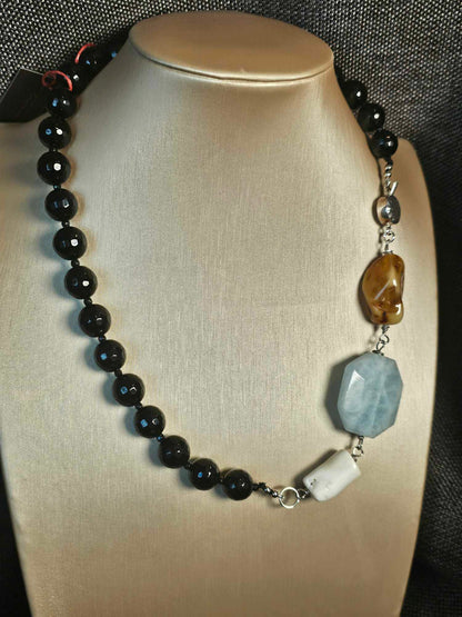 COD: TG0008- Collana – Agata nera, Acquamarina, Ambra, Osso e Argento 925