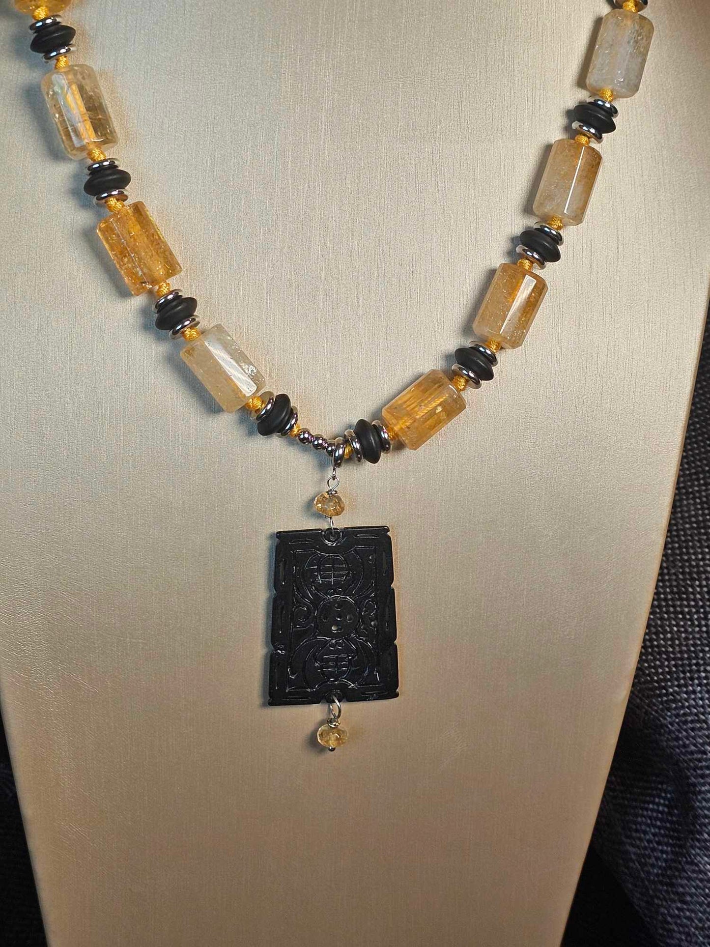 COD: TG0005- Collana – Quarzo Citrino, Agata Nera e Acciaio
