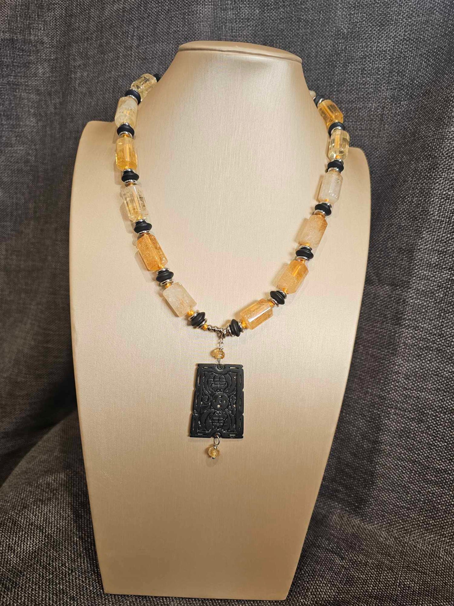 COD: TG0005- Collana – Quarzo Citrino, Agata Nera e Acciaio