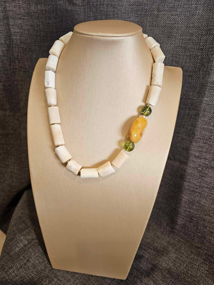 COD: TG0004- Collana – Ambra, Quarzi Verdi, Osso e Acciaio Dorato