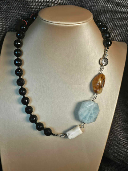 COD: TG0008- Collana – Agata nera, Acquamarina, Ambra, Osso e Argento 925
