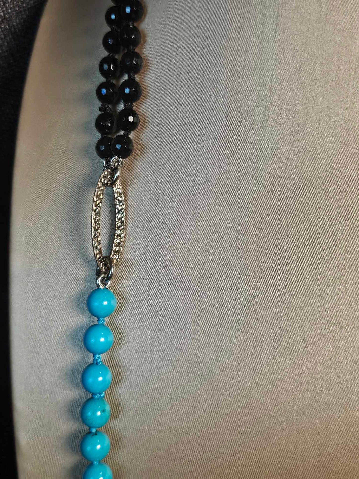 COD: TG0007- Collana – Agata nera, Turchese, Howlite azzurra e Argento 925