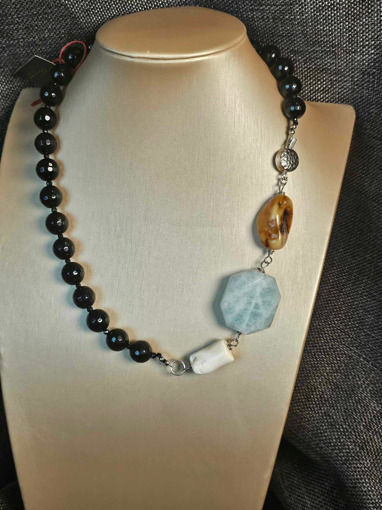 COD: TG0008- Collana – Agata nera, Acquamarina, Ambra, Osso e Argento 925
