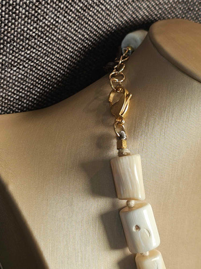 COD: TG0004- Collana – Ambra, Quarzi Verdi, Osso e Acciaio Dorato