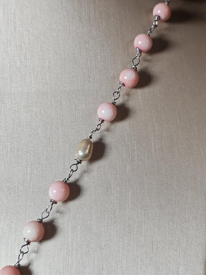 COD:TGP0006 – Collana lunga porta-essenze in legno di ulivo, corallo rosa, perle e argento 925/acciaio