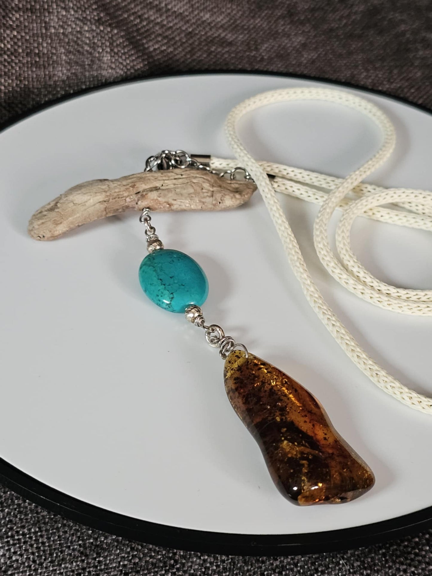 COD:TG0010 – Collana in ambra, turchese, legno di mare e argento 925