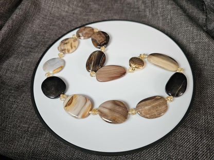 COD:TG0011 – Collana in legno fossile agatizzato, quarzo citrino e argento 925 dorato