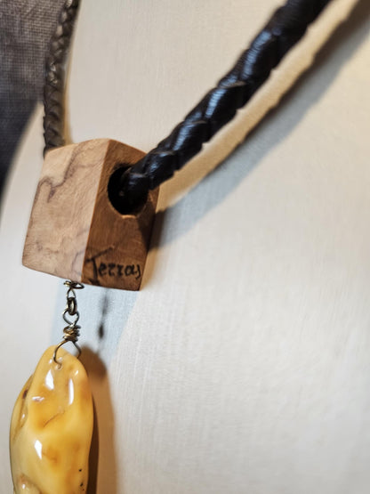 COD: TGU0002- Collana – Legno di Ulivo, Ambra, Cuoio e Argento 925