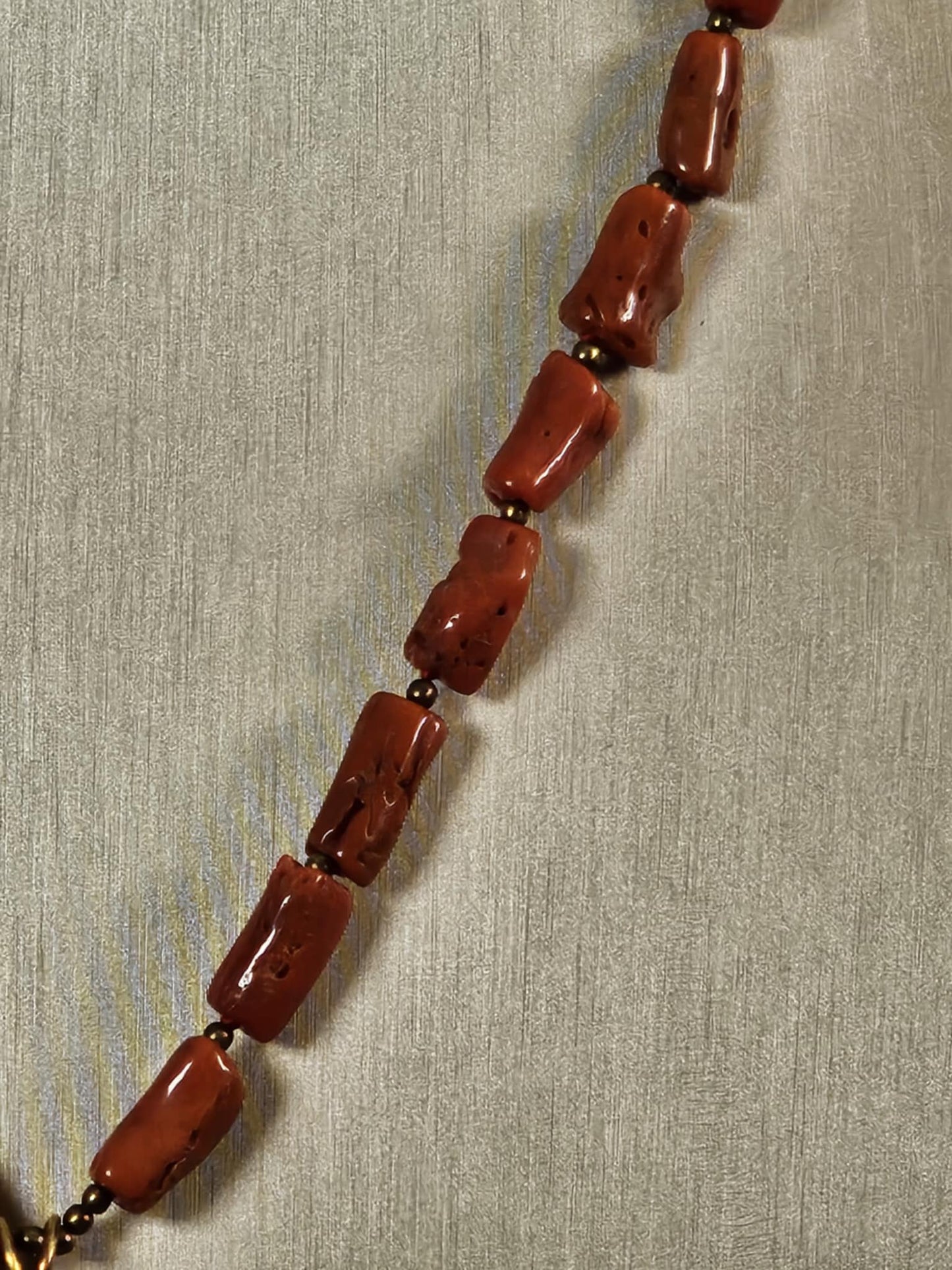 COD:TG0009 – Collana in corallo del Mediterraneo, cammeo e argento 925