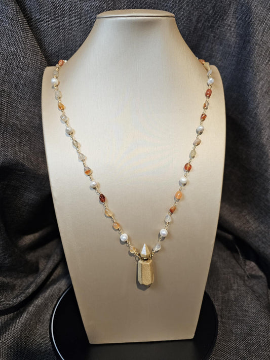 COD:TGP0001 – Collana lunga porta-essenze in agata, perle, pietra paesina e acciaio/ottone