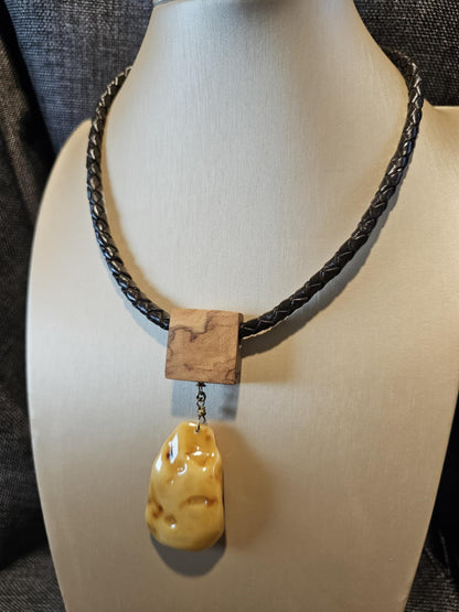 COD: TGU0002- Collana – Legno di Ulivo, Ambra, Cuoio e Argento 925