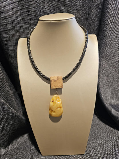 COD: TGU0002- Collana – Legno di Ulivo, Ambra, Cuoio e Argento 925
