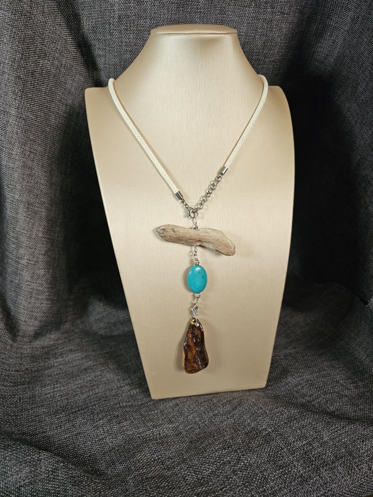 COD:TG0010 – Collana in ambra, turchese, legno di mare e argento 925