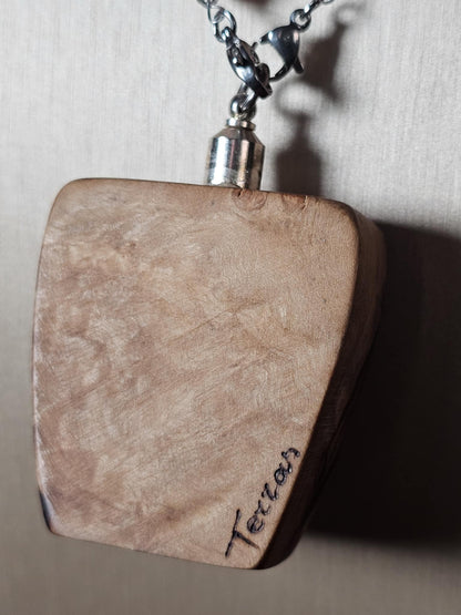 COD:TGP0006 – Collana lunga porta-essenze in legno di ulivo, corallo rosa, perle e argento 925/acciaio