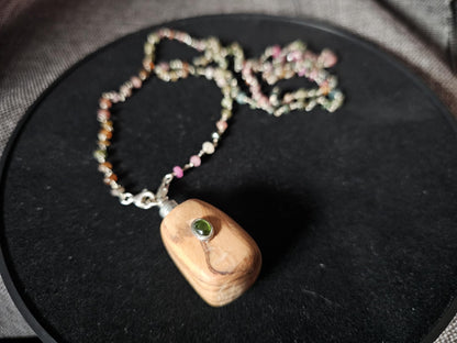 COD:TGP0005 – Collana lunga porta-essenze in legno di ulivo, tormaline e argento 925/ottone