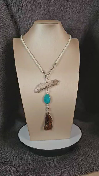 COD:TG0010 – Collana in ambra, turchese, legno di mare e argento 925