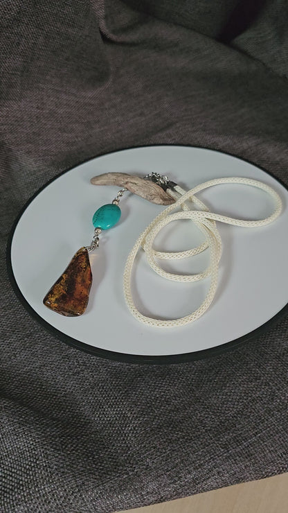 COD:TG0010 – Collana in ambra, turchese, legno di mare e argento 925