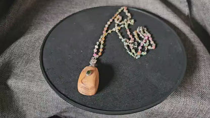 COD:TGP0005 – Collana lunga porta-essenze in legno di ulivo, tormaline e argento 925/ottone