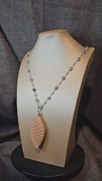 COD:TGP0002 – Collana lunga porta-essenze in legno di ulivo, agate e acciaio/ottone