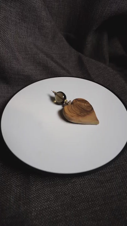 COD:TGU0009 – Ciondolo- Legno d’ulivo, argento 925, zirconi, quarzo fumé, agata