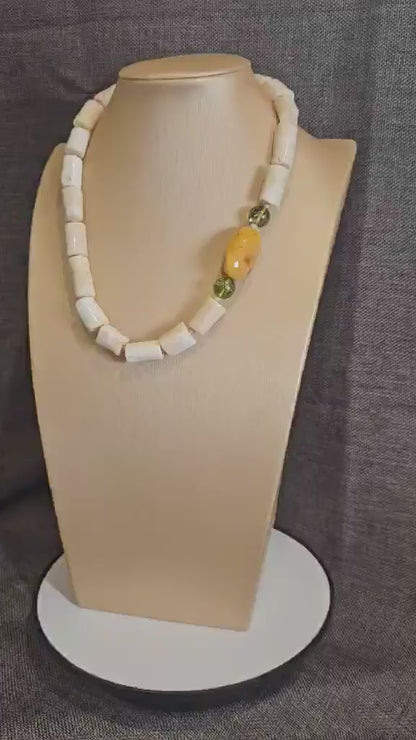 COD: TG0004- Collana – Ambra, Quarzi Verdi, Osso e Acciaio Dorato