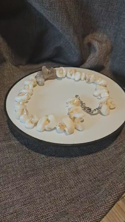 COD: TG0001- Collana – Conchiglia, Perle, Agata Grigia e Acciaio